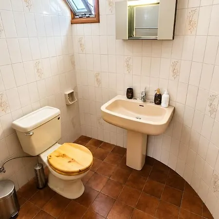 Spacious 3br House Near Harbour פאפוס